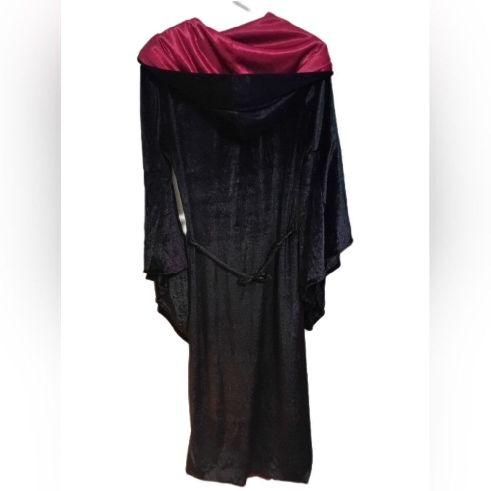Elegant Witch Dress with Gothic Flair - Picture 2 of 2